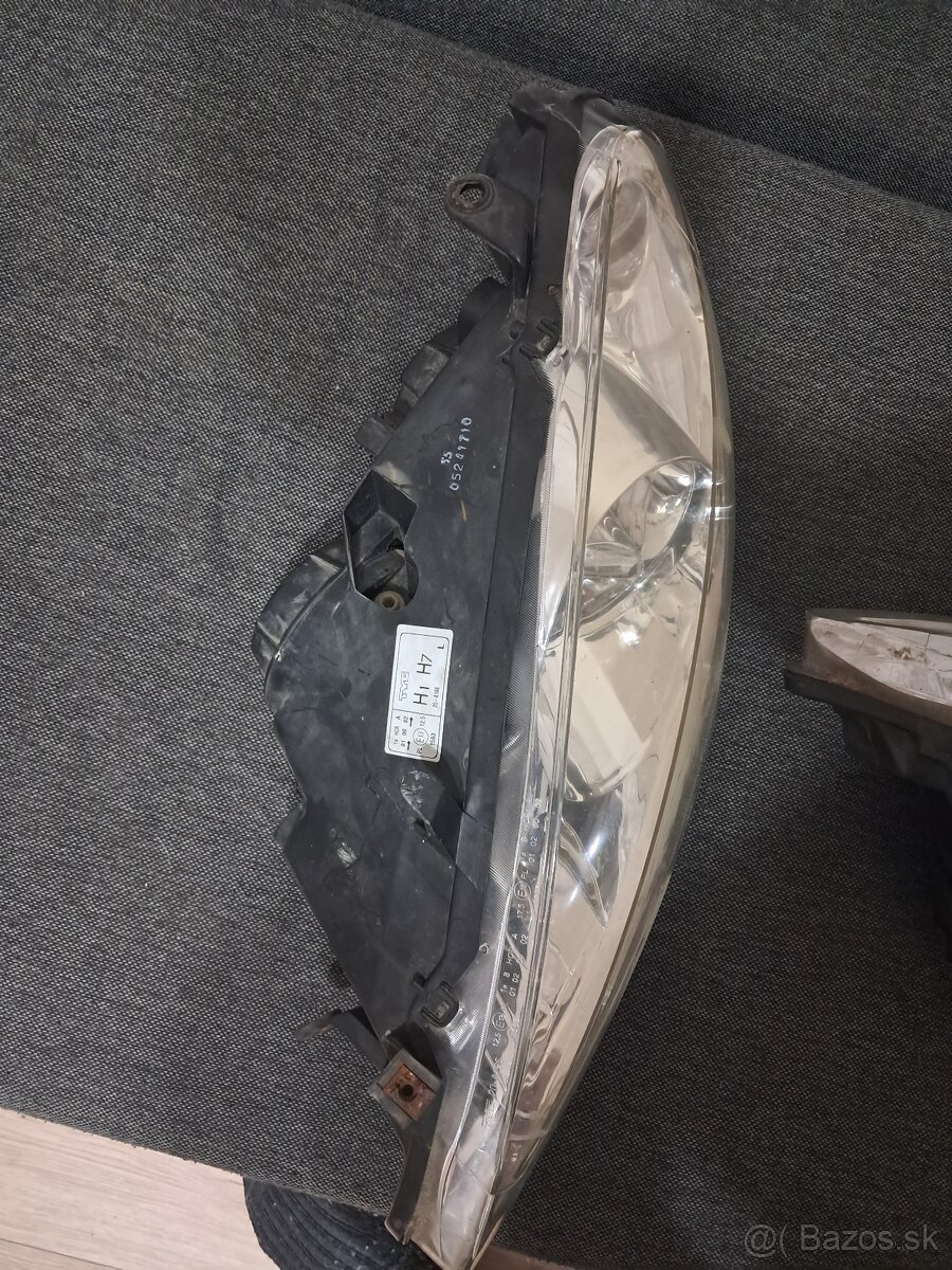 Predám predné svetlá Peugeot 307sw - 2