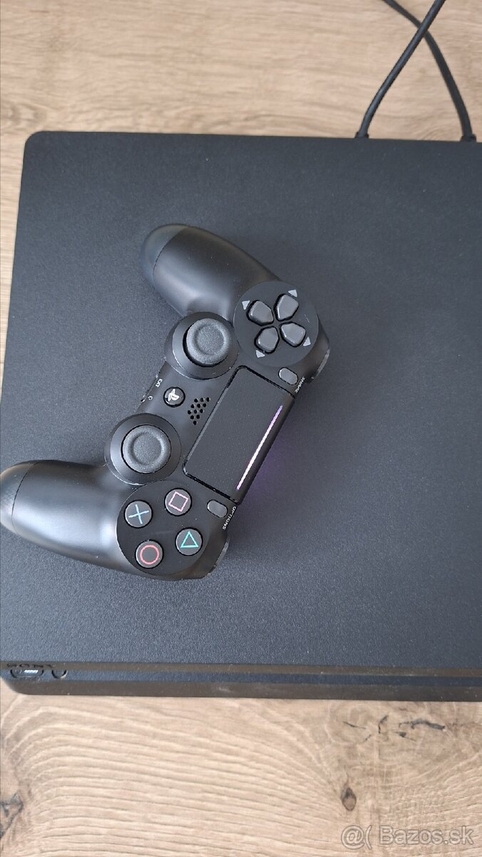 PS4 slim - 2