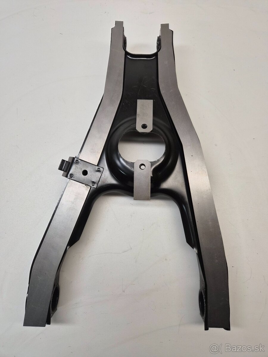 Výztuhy škoda 100-rapid - 2