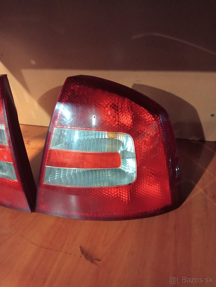 Zadné svetlá škoda Octavia 2 - 2