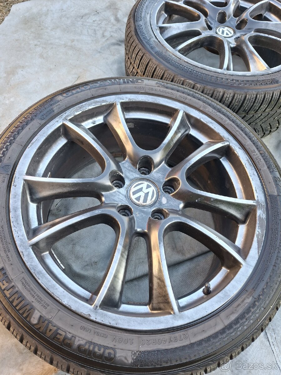 275/40 R20 - 2