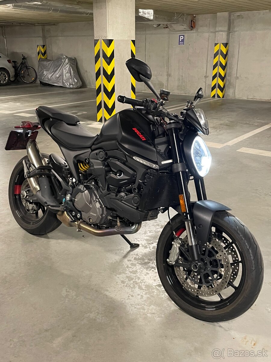 Ducati Monster Plus 937 - 2