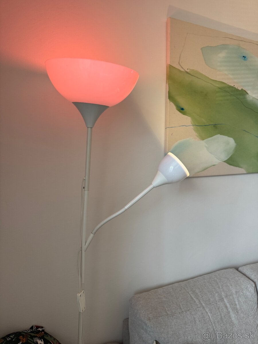 Stojaca biela lampa IKEA - 2