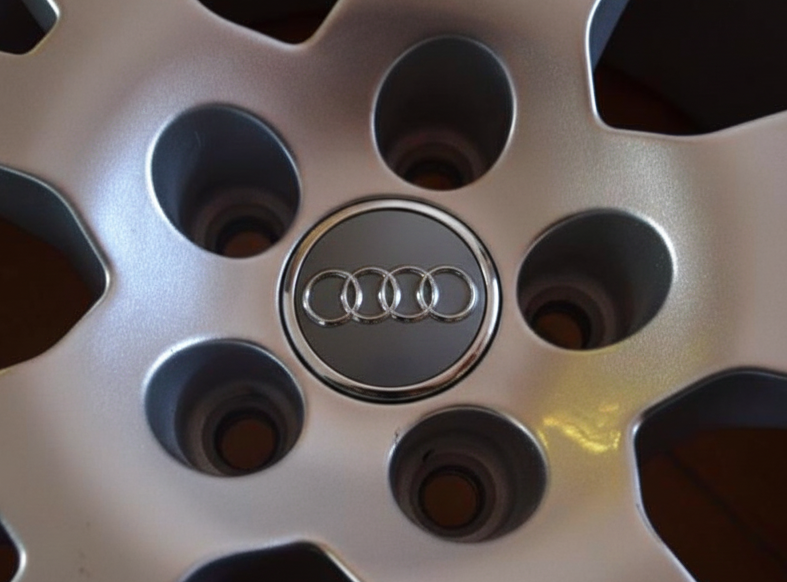 Stredove krytky - pukličky AUDI - 2