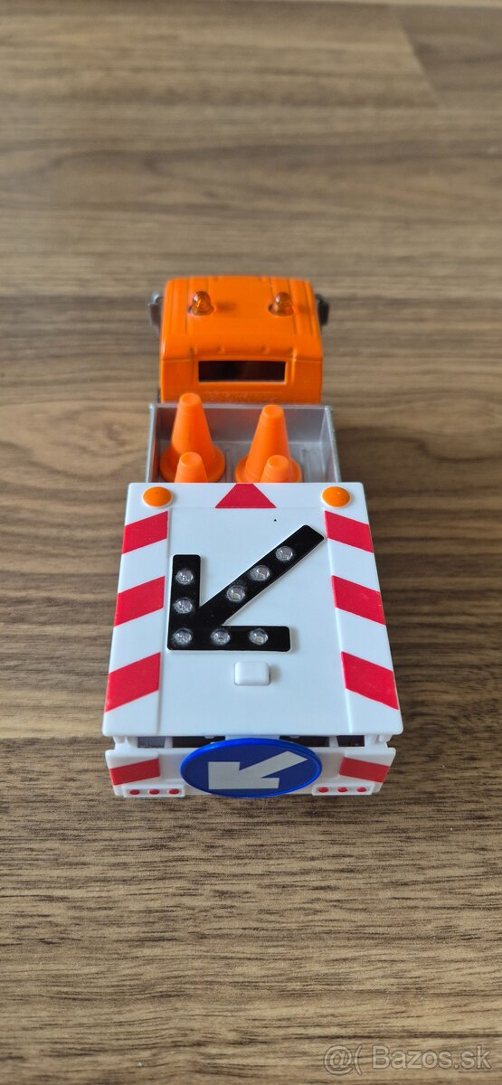 Sanitka, autá, autobus, formula, hasiči, monster truck - 2