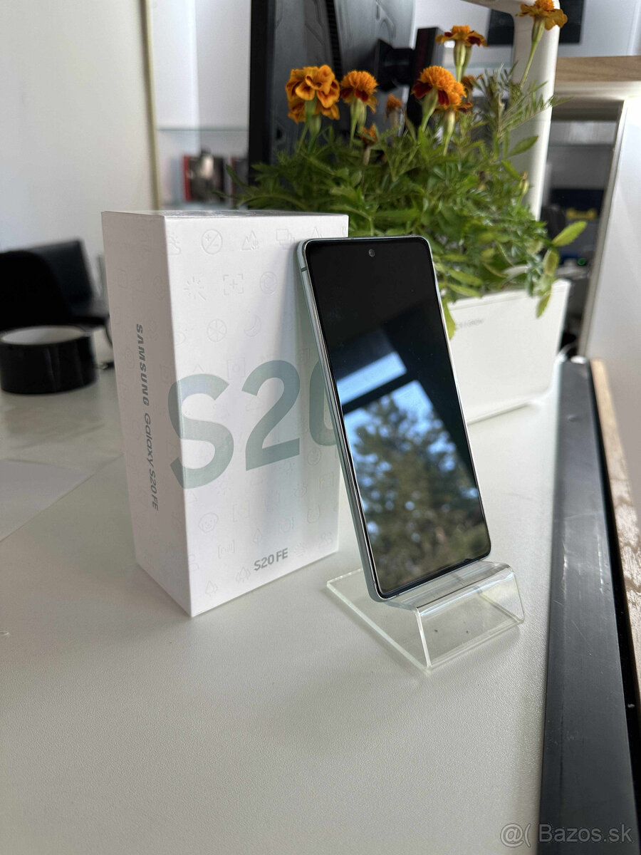 Samsung Galaxy S20 FE - 2