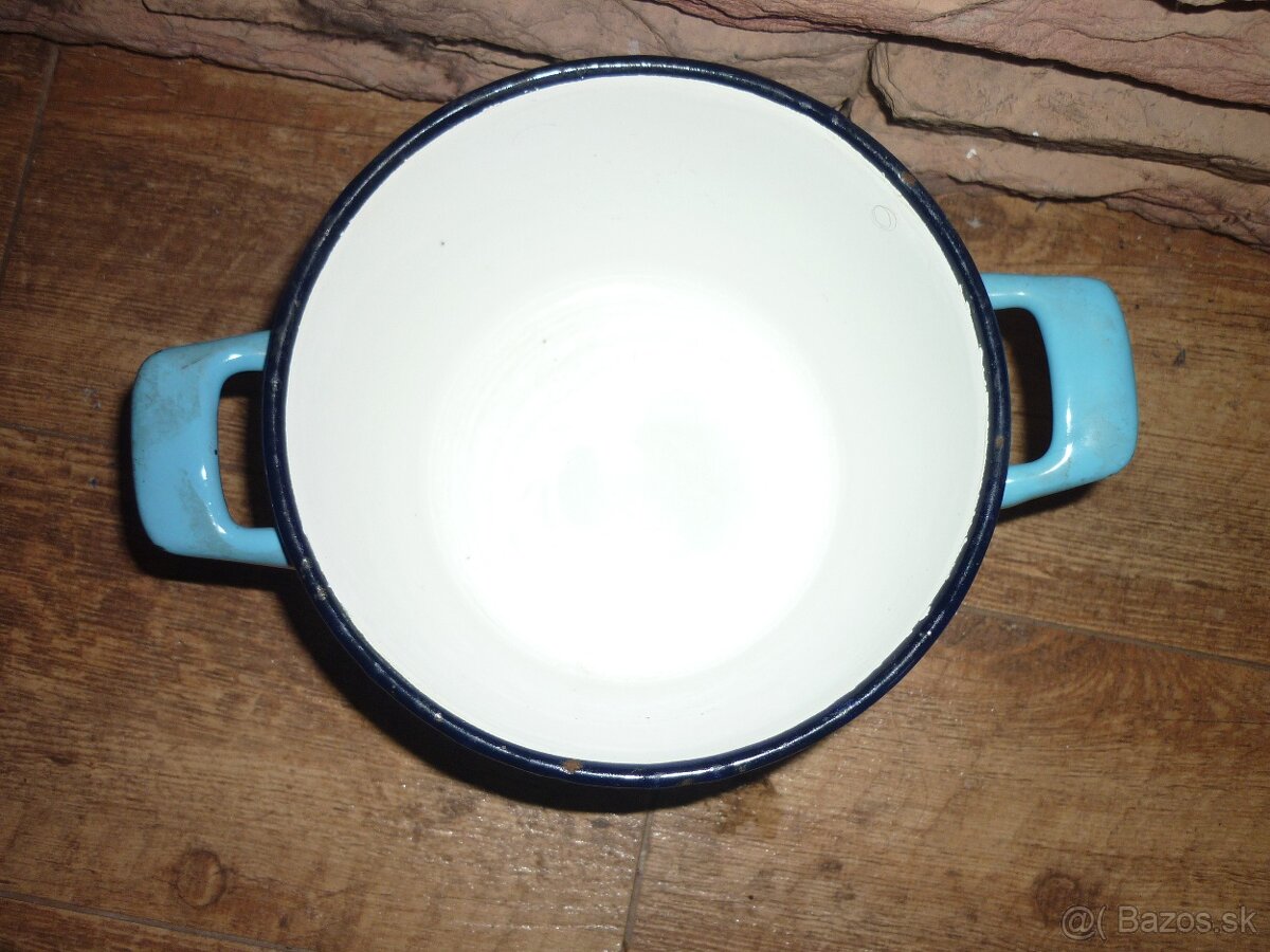 Smaltovaný hrniec - 2