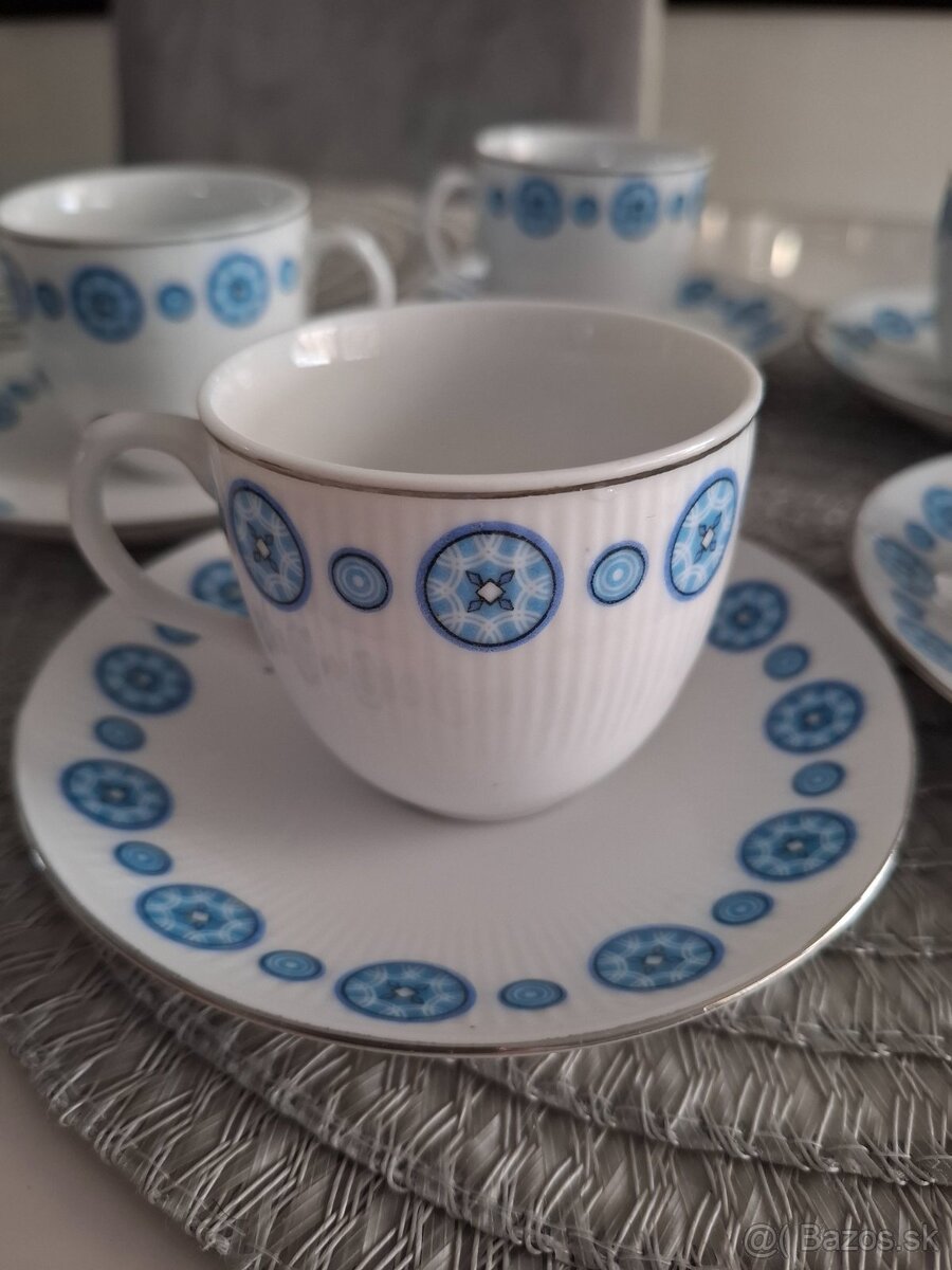 súprava šálok s tanierikmi - 2