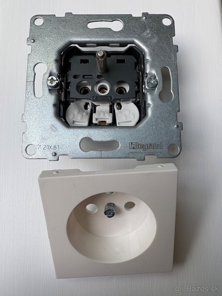 Legrand Suno zasuvky - 2