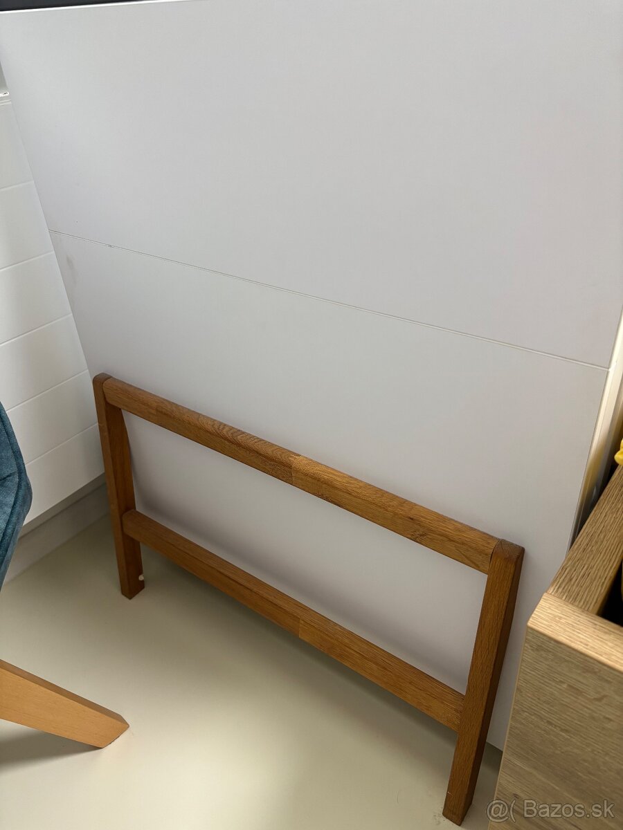 Postielka so zasuvkou - 2