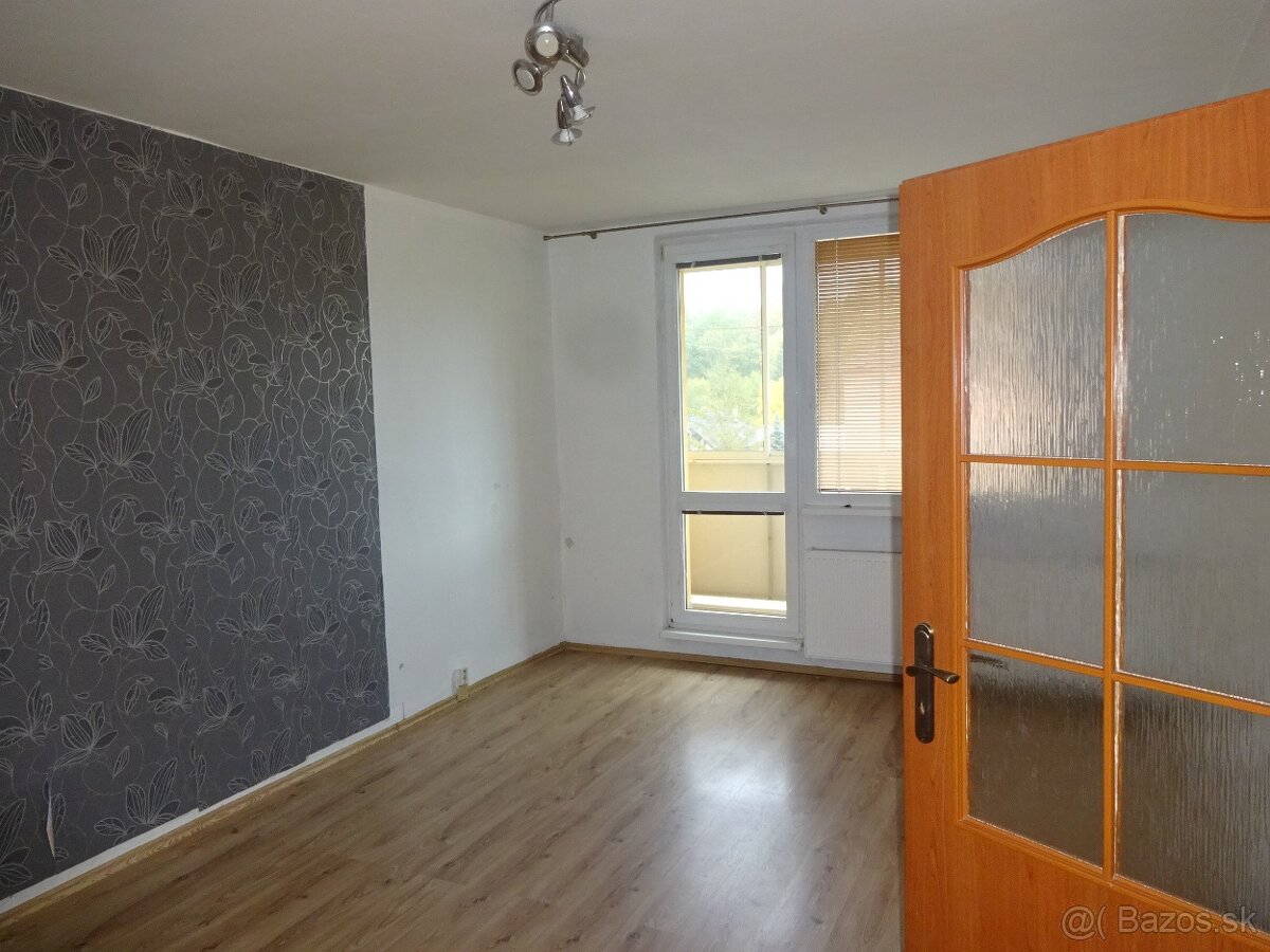 Prenájom - 3-izb.byt s balkónom M-laborce - 2