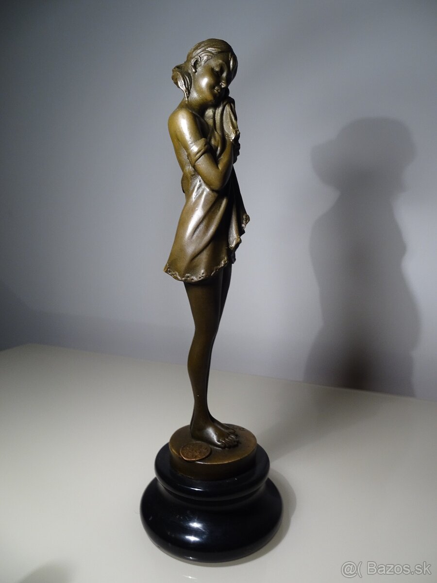 bronzová socha "The little sad one" sign.D.H.Chiparus 24cm - 2