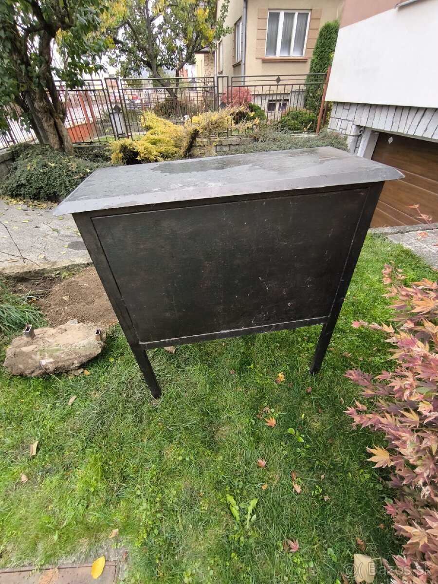 Kovovy domček búdka - 2