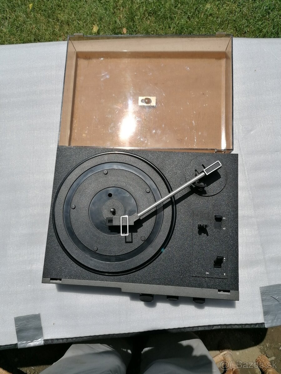 Gramofón NZC 030 - 2