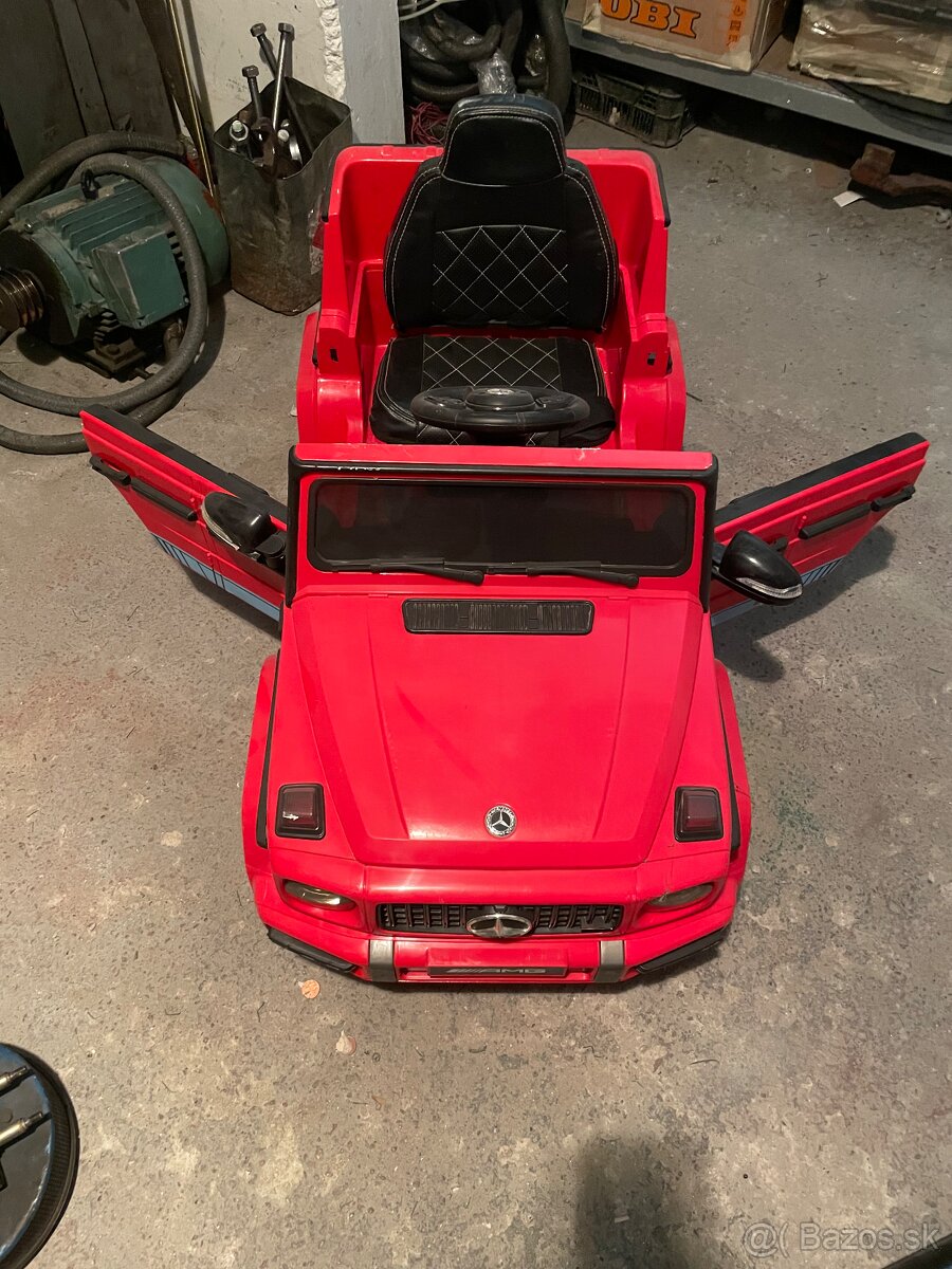 Elektrické autíčko Mercedes. - 2