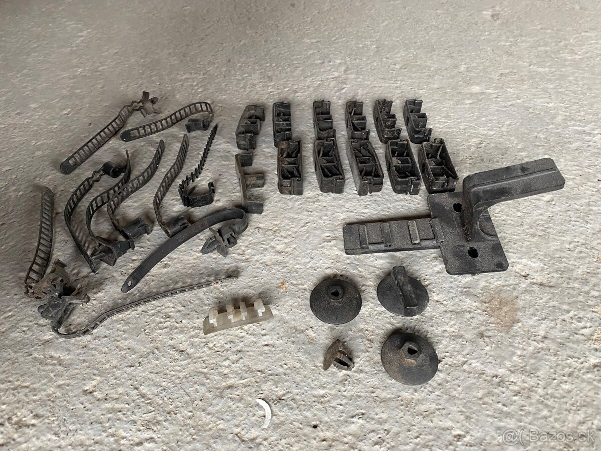 Bmw e30 plastové somarinky - 2