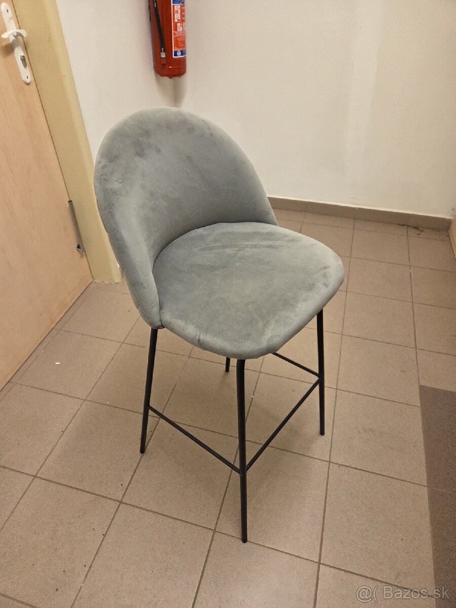 Barova stolička - 2