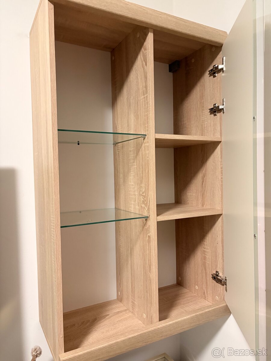 Predam zavesnu skrinku - 2