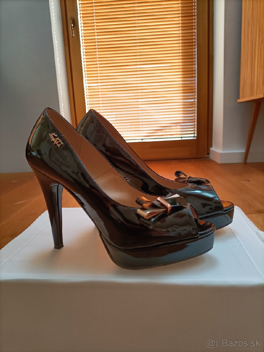 Dámske čierne lakované lodičky, 37 - 2