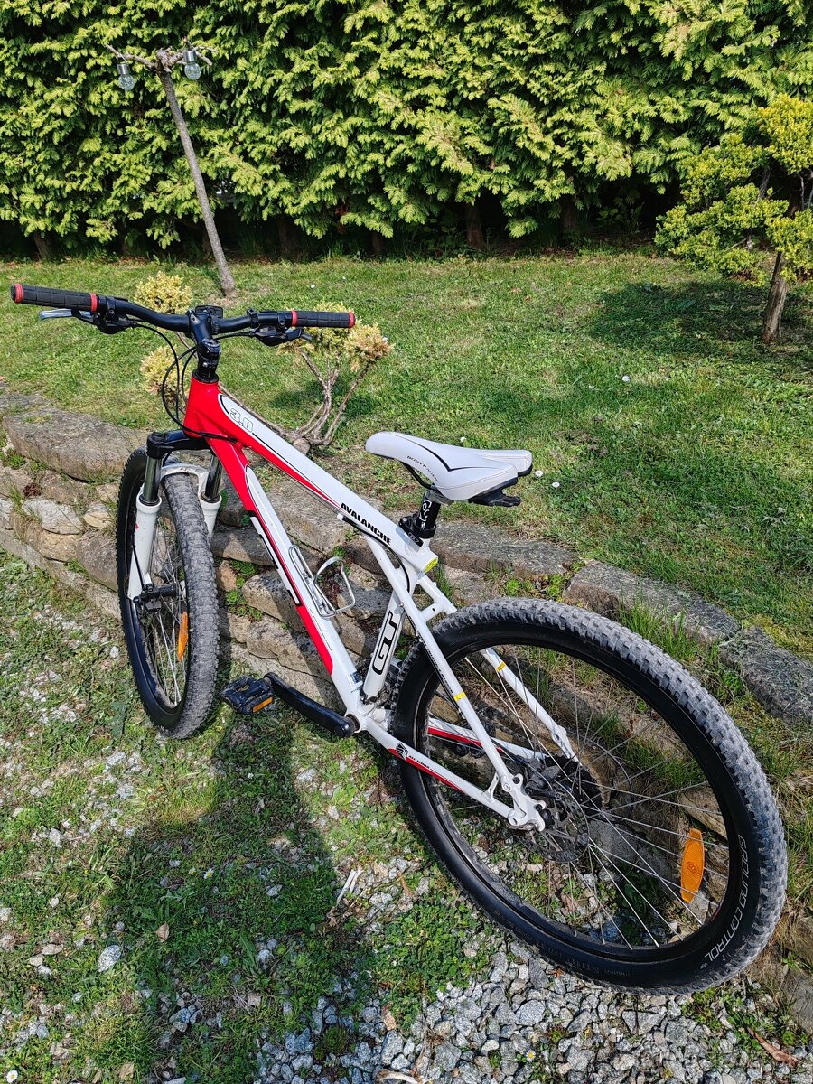 GT Avalanche 3.0 Horský bicykel M - 2