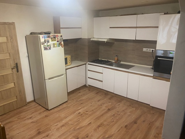 DOM V OČOVEJ, VÝBORNÁ POLOHA, SLNEČNÝ POZEMOK 912 m2 - 2