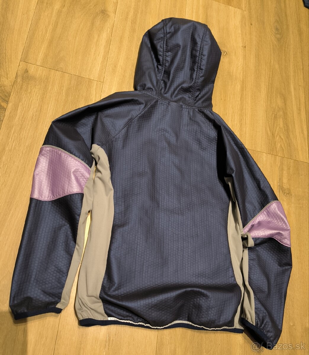 Prechodná bunda Nike. - 2