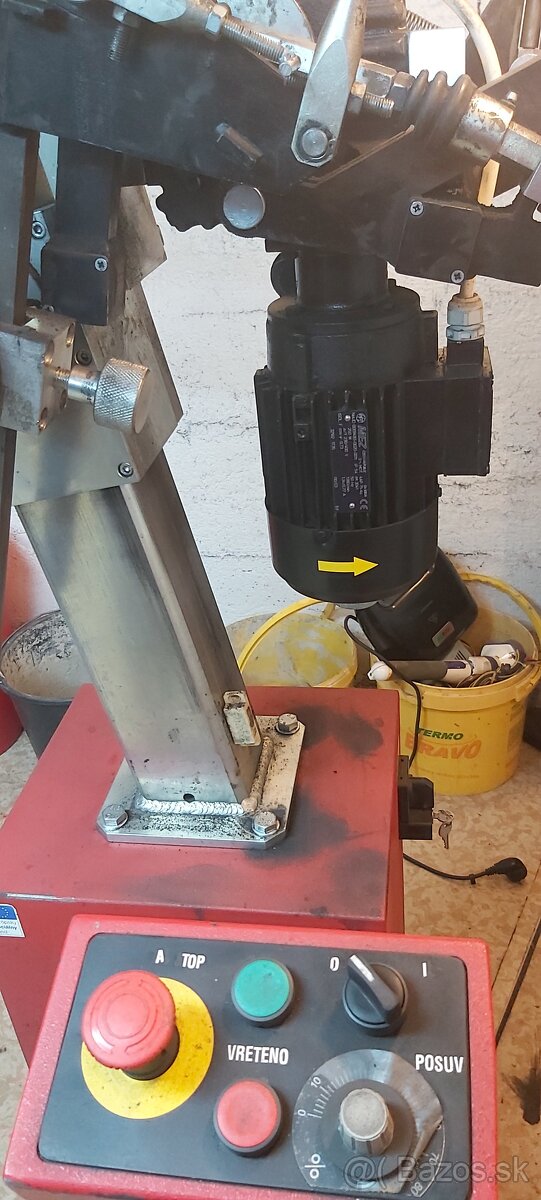 Stroj na brusenie kotucov - 2