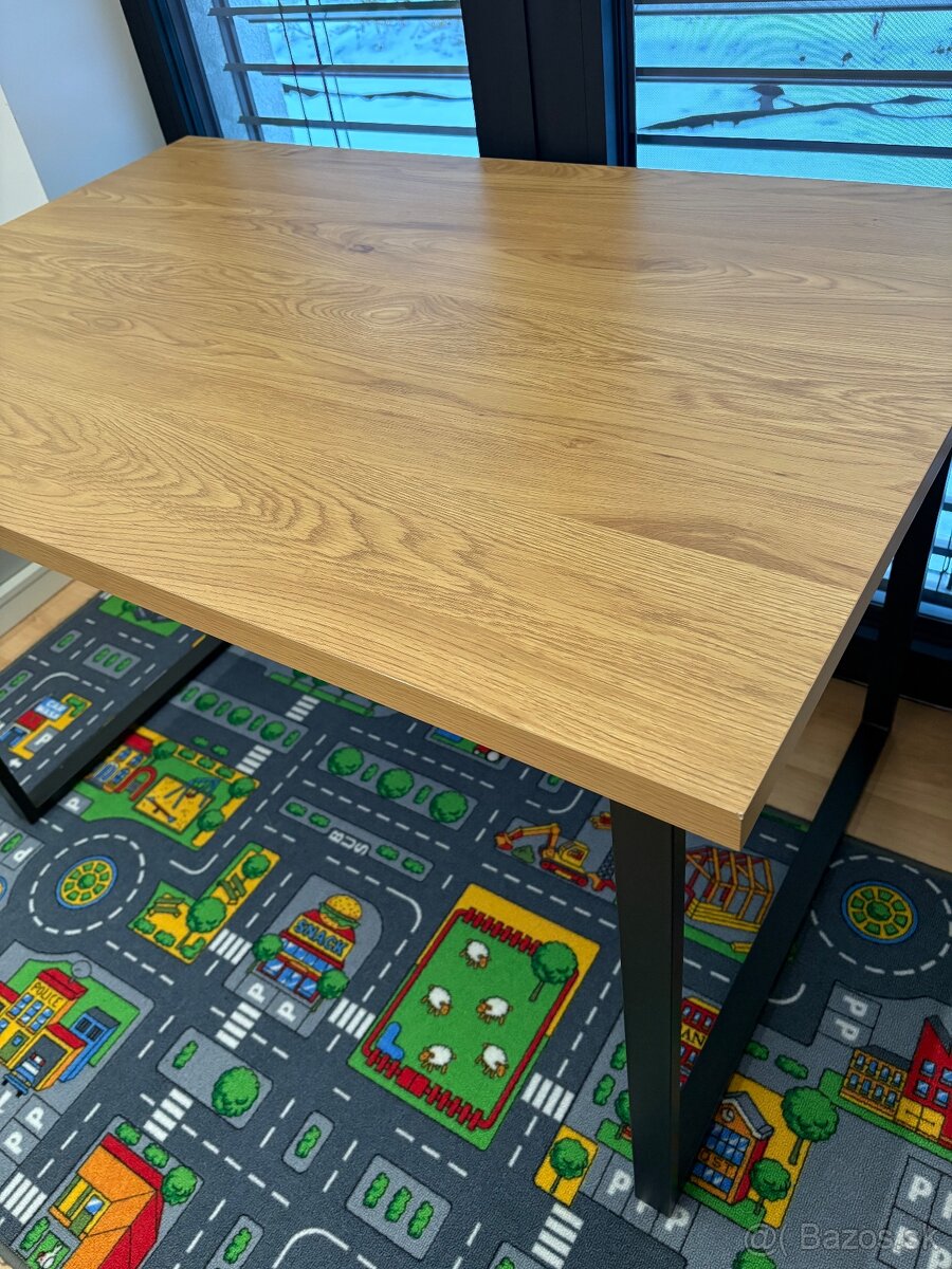 Jedálenský stol drevenny - 2