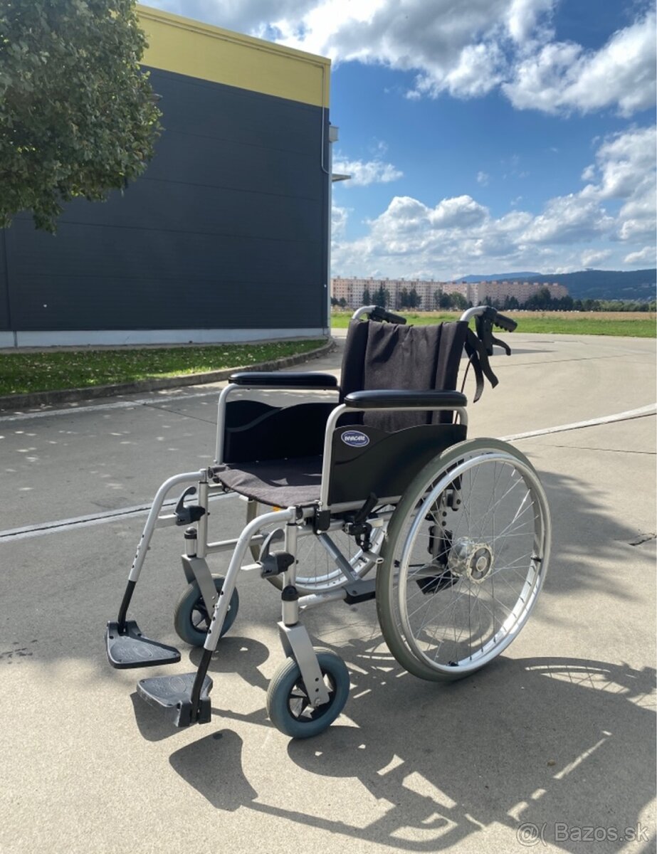 Kvalitný invalidný vozík INVACARE - 2
