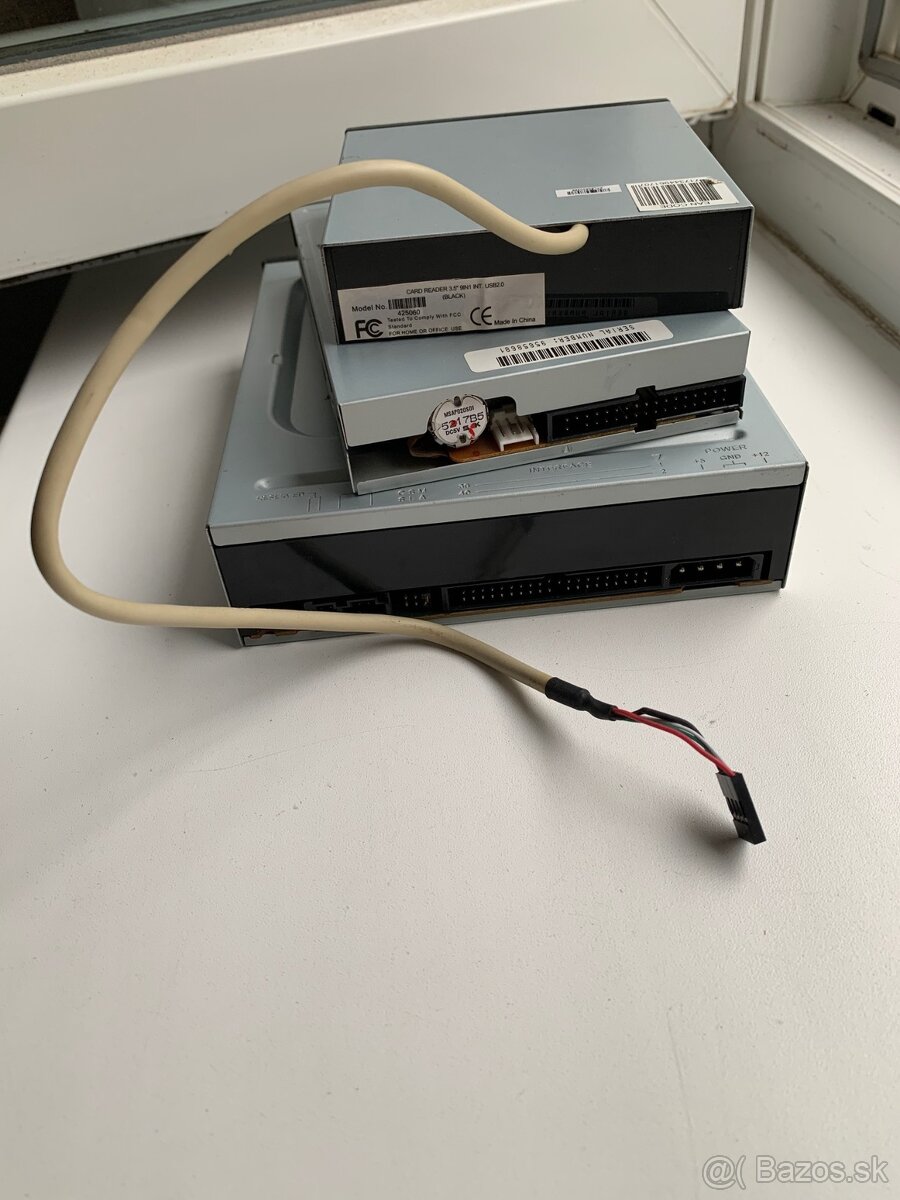 Predám disketovú mechaniku, DVD napaľovačku, čítačku kariet - 2