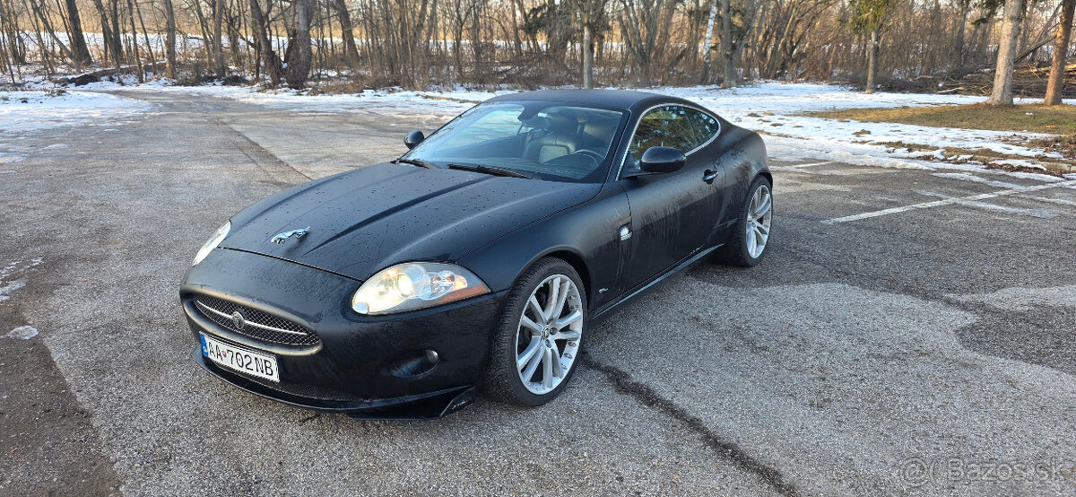 Jaguár XK 4.2 V8 - 2