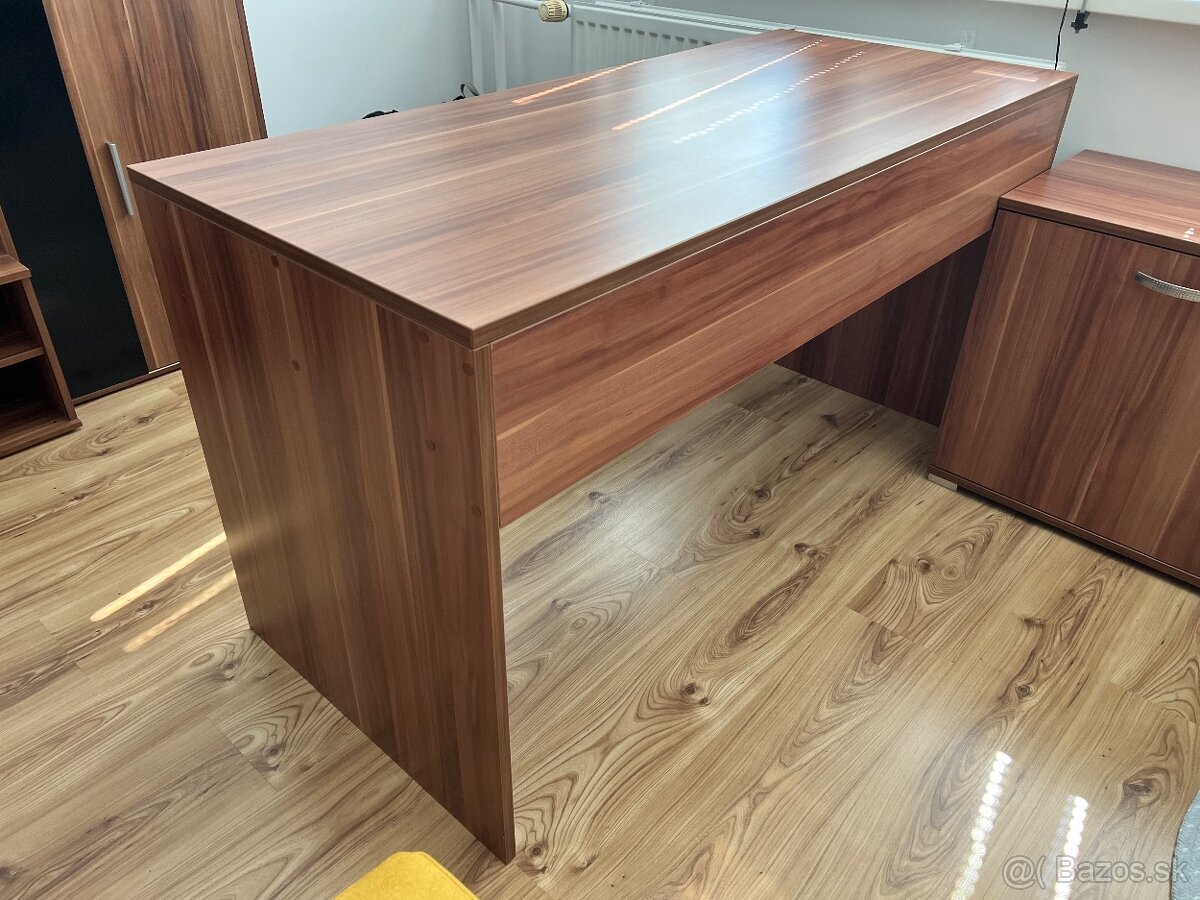 Pracovný stolík - 2