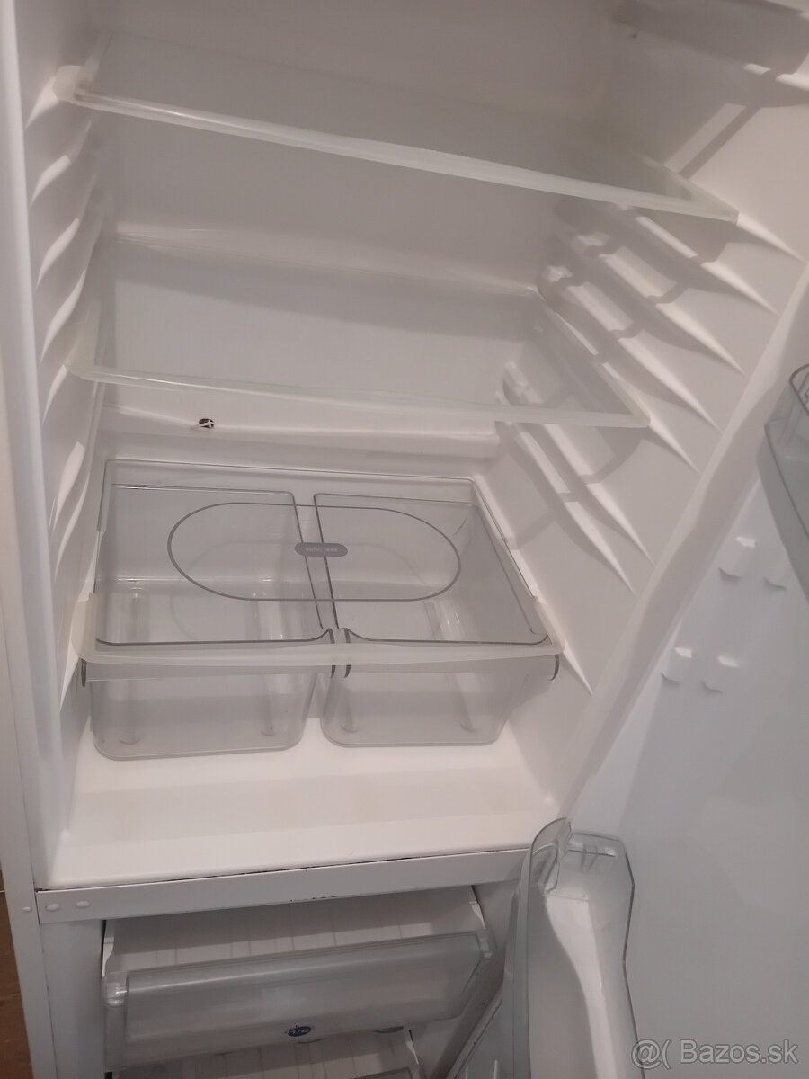 Predam chladnicku s mraznickou WHIRPOOL - 2