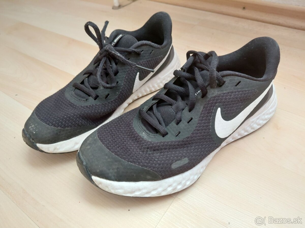 Tenisky Nike Revolution, 38 - 2