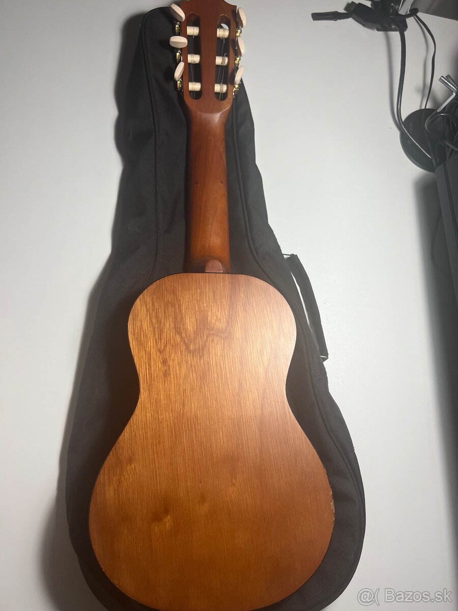 Guitalele Yamaha GL1 - 2