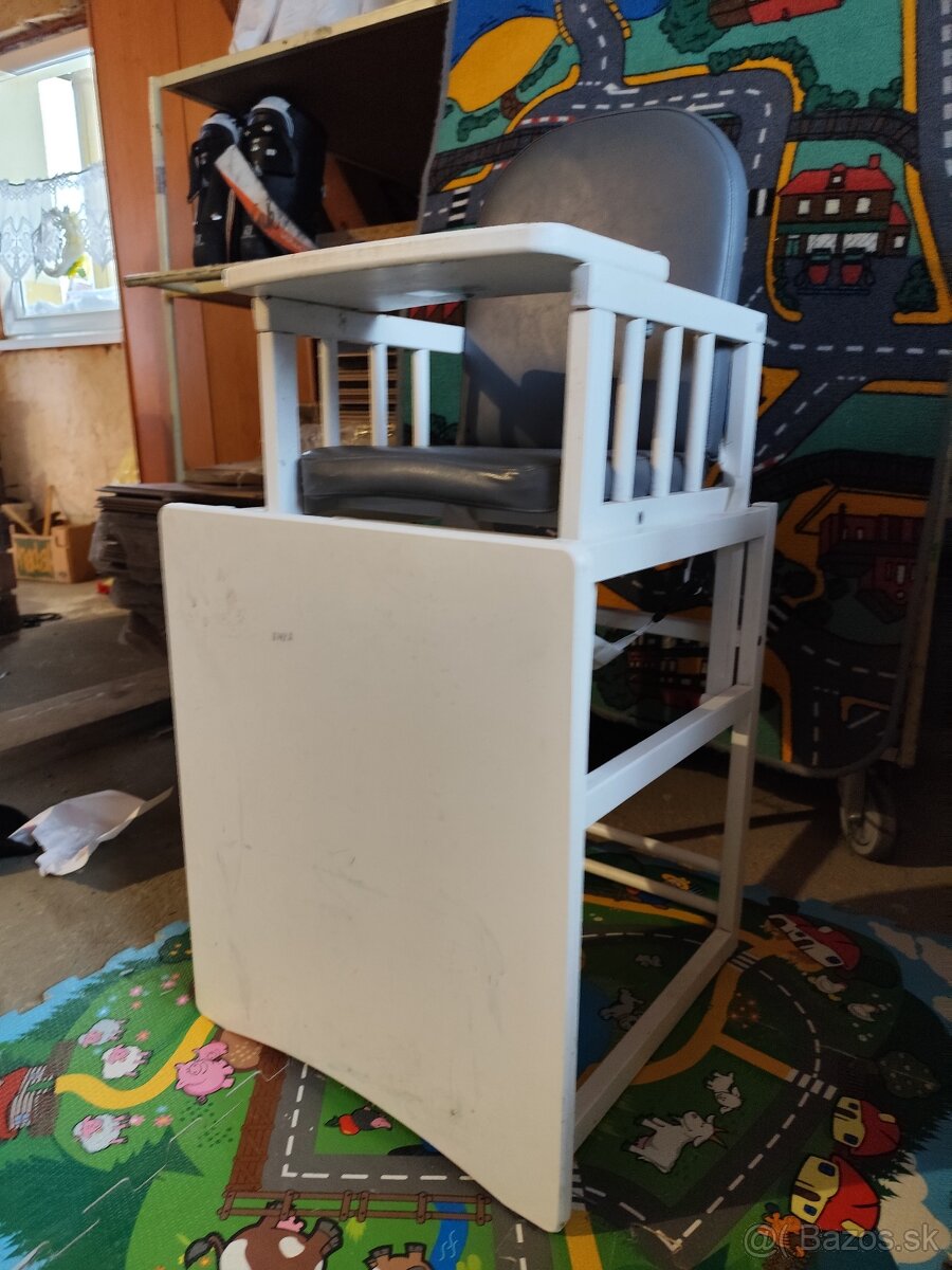 Stolička na krmenie - 2