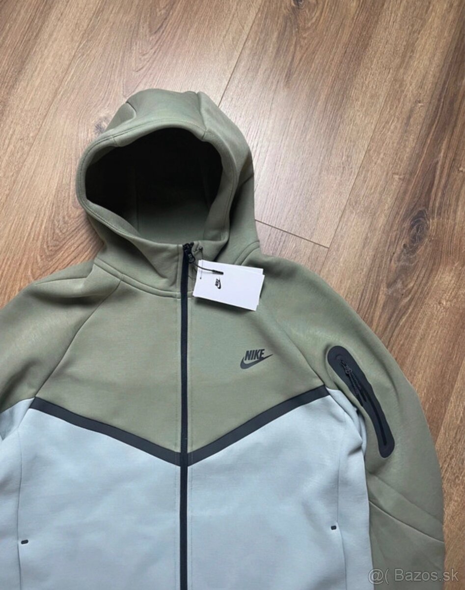 Nike Tech Fleece Mikina - 2