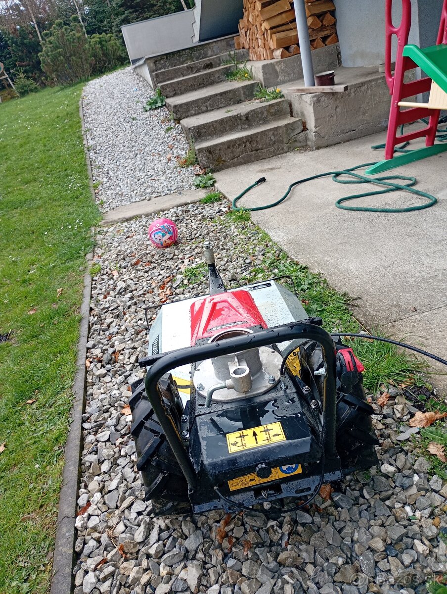 Vyžínač krovín AF 550/ mulčovač vari - 2