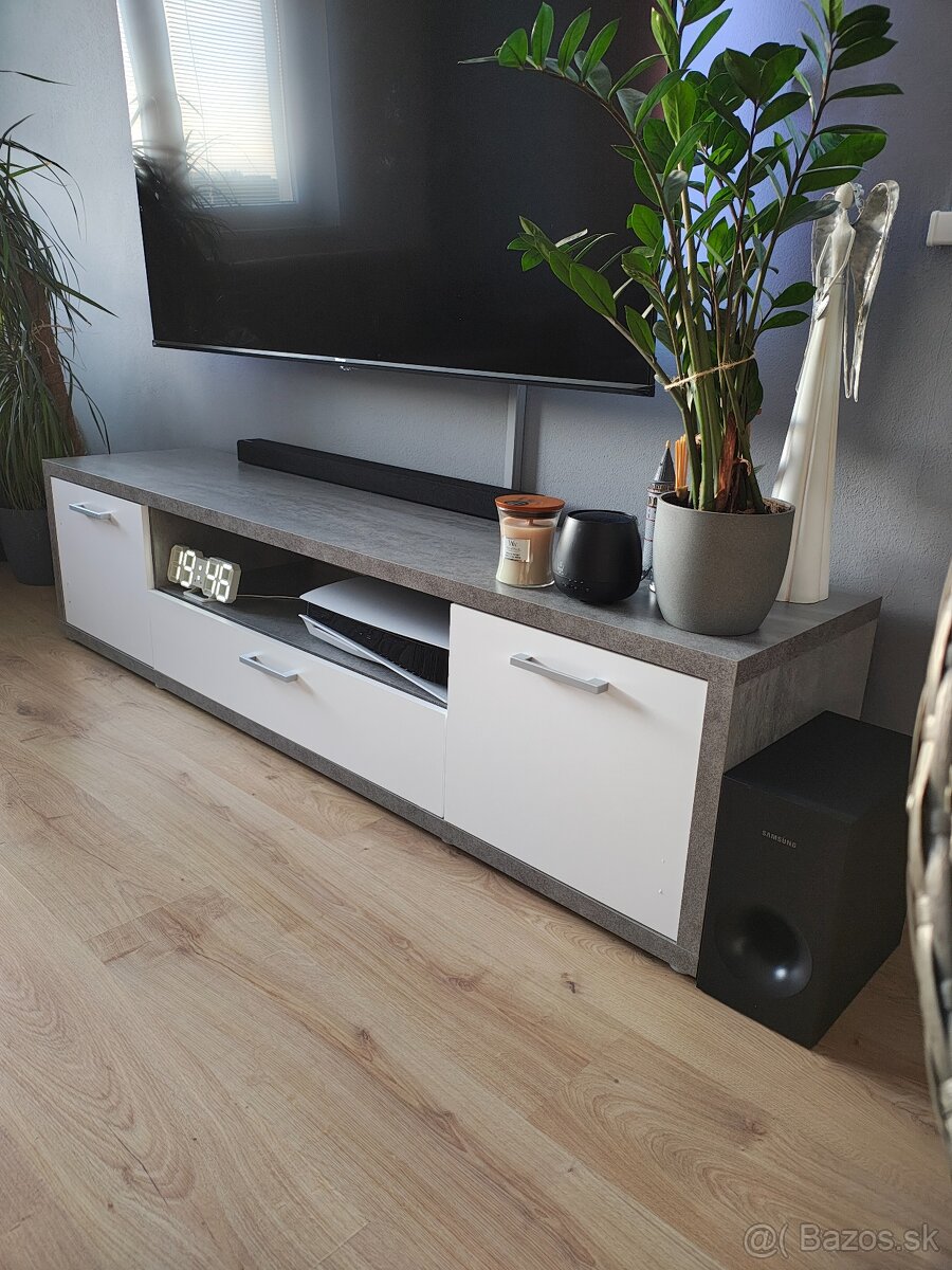 Predám komodu pod TV - 2