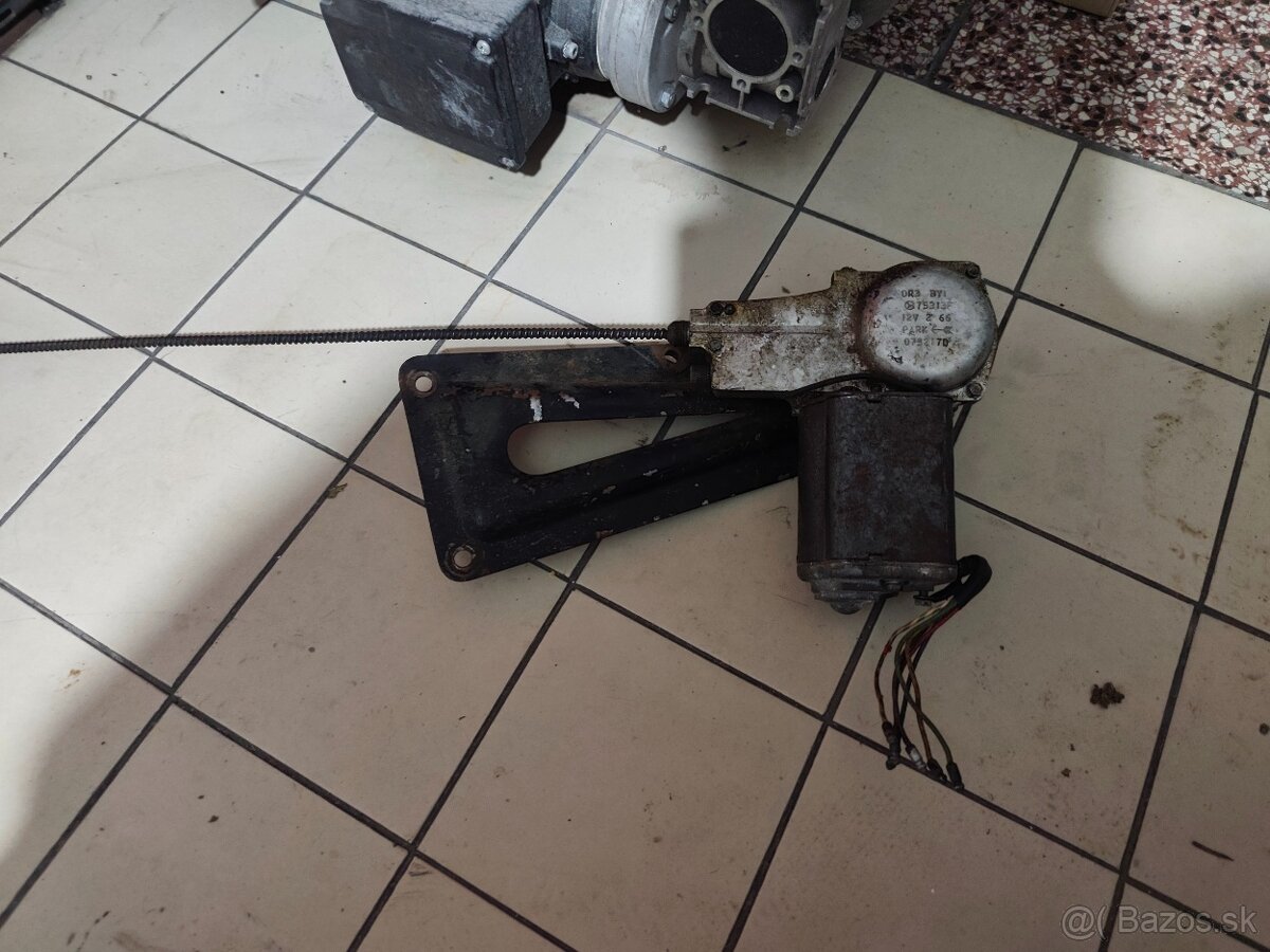 Motorček stieračov Tatra 603 DR3,, - 2