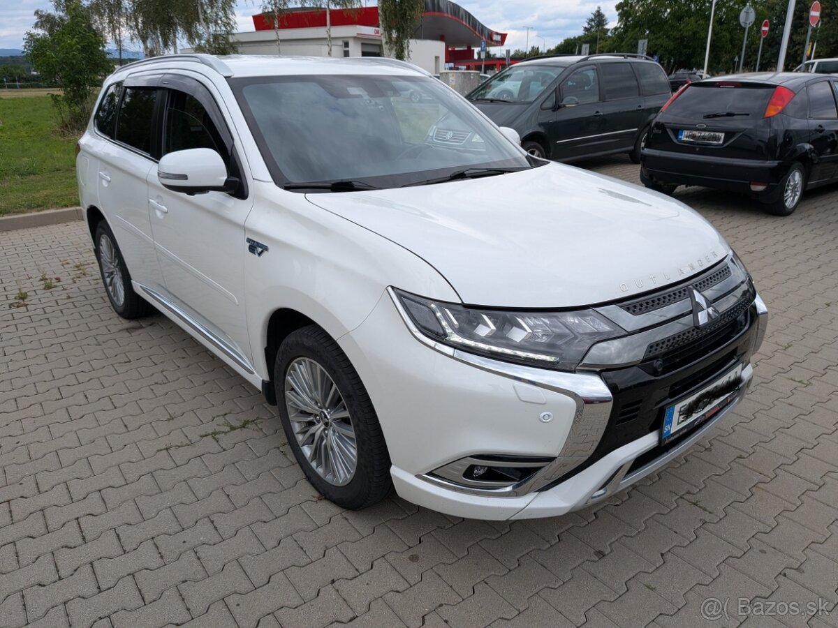 Mitsubishi Outlander PHEV 2.4 4x4 2021 - 2