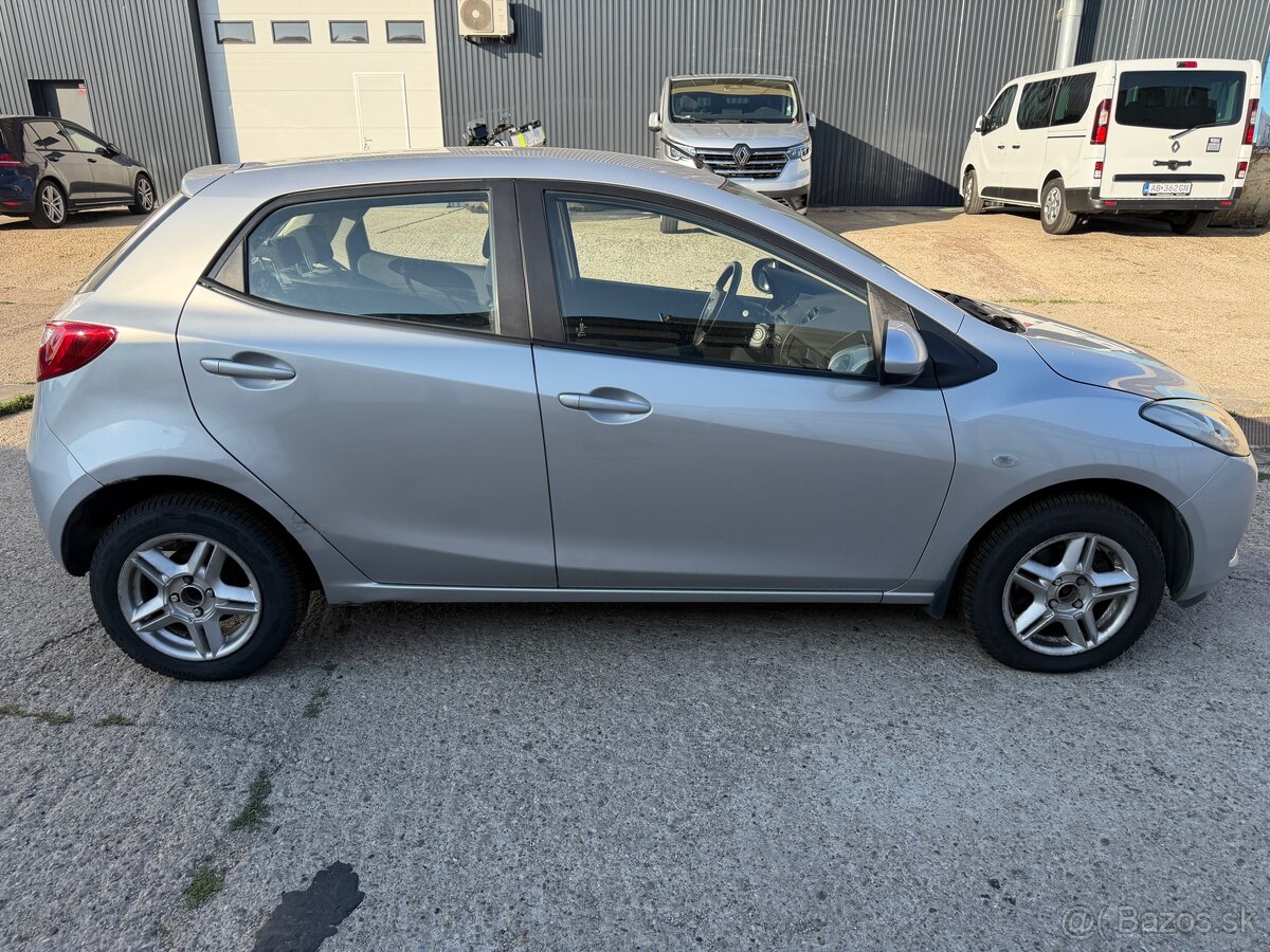Predam Mazda 2 - 2