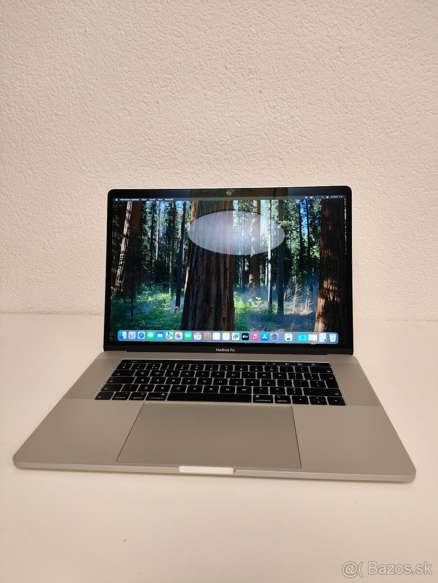 Apple MacBook Pro 15 (2018) | Intel Core i7 • 16 GB RAM • 25 - 2