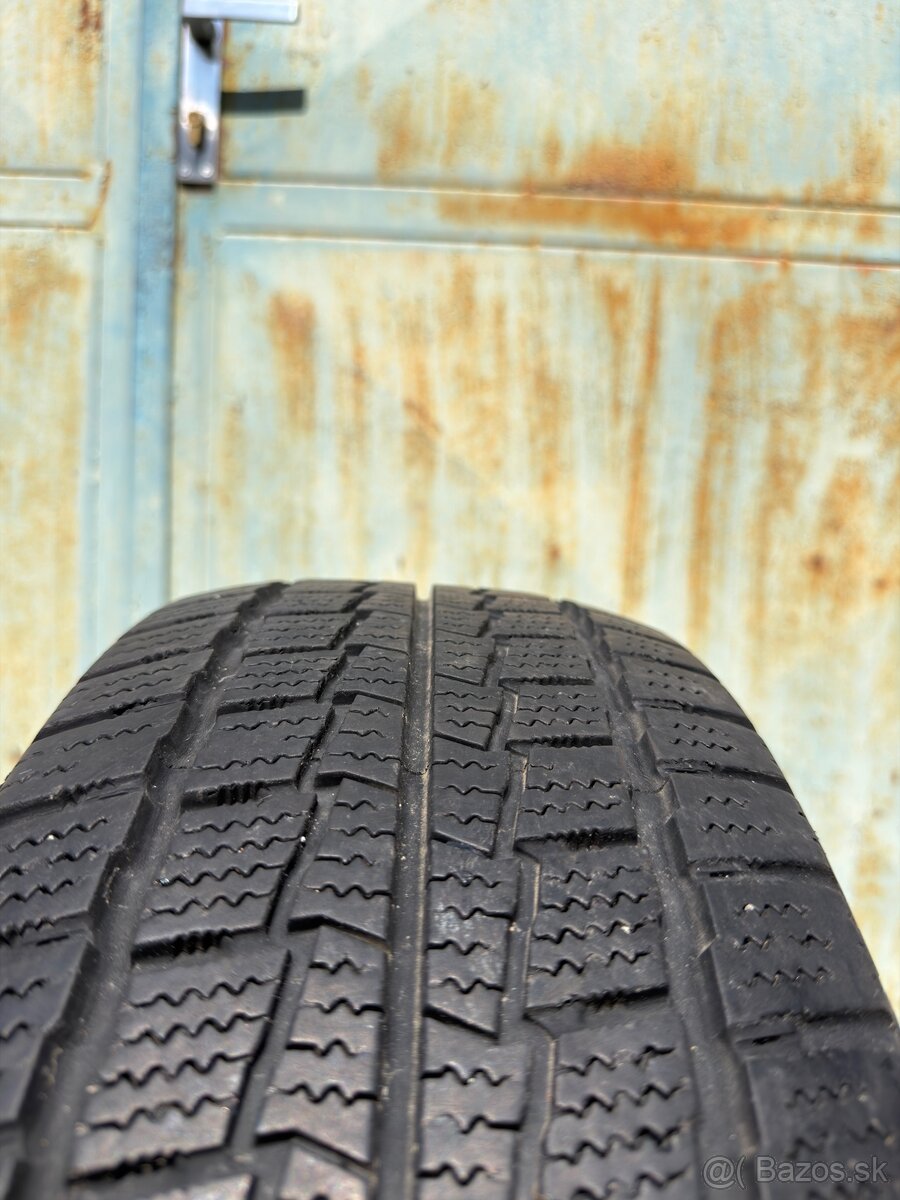 Hankook 215/60 r16c - 2
