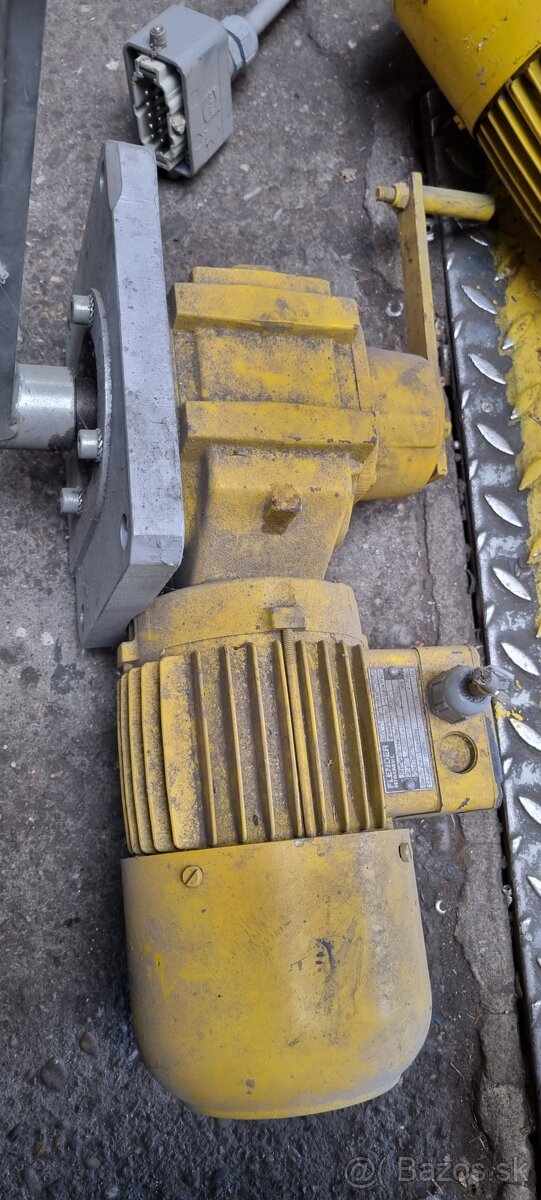 Predám motor s prevodovkou Flender Himmel - 2