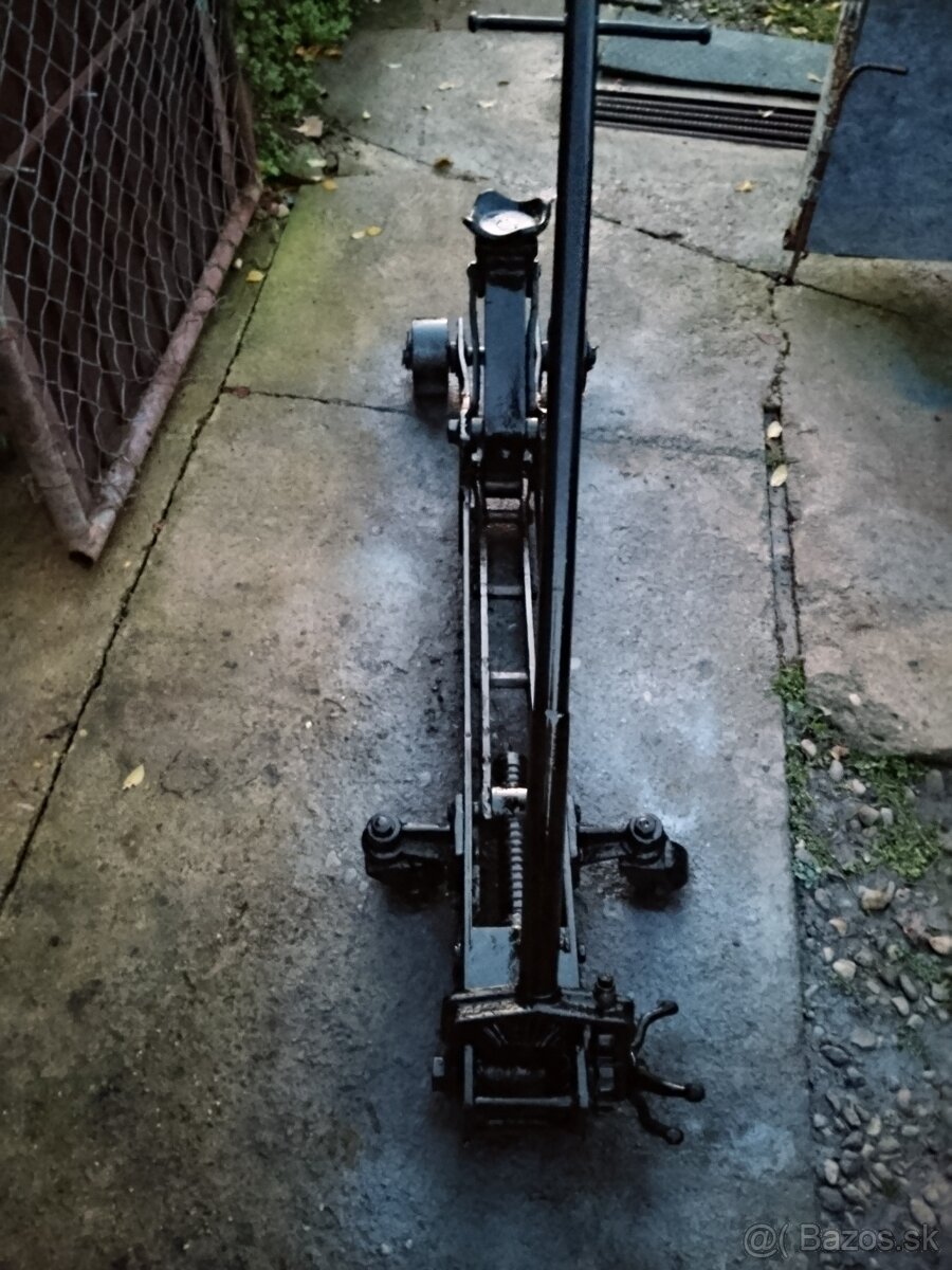 Predám dielenské zdvihák - 2