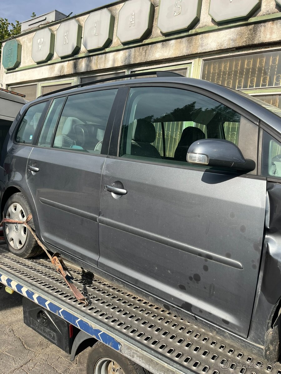 Rozpredám na diely VW Touran 1.9 TDI 77 kw 6 st manuál - 2