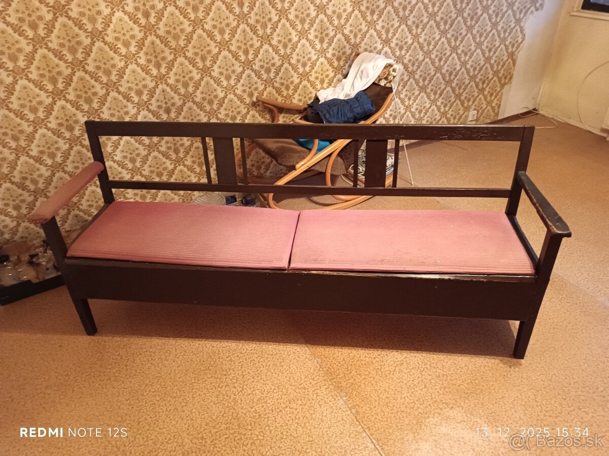 Stary nabytok na sedenie - 2