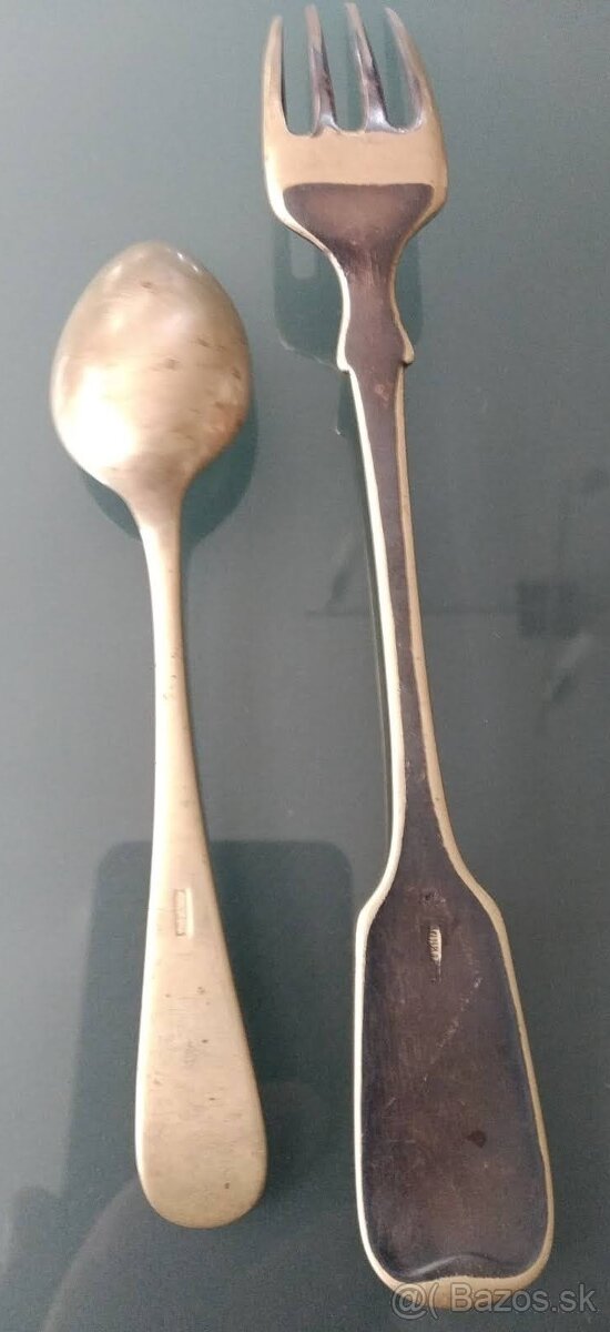 Predám striebornú vidličku a malú lyžičku - 2