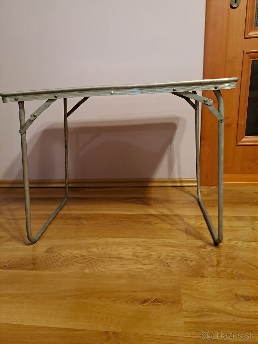 starý piknikový stolík - 2